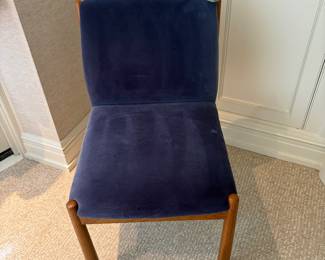 $180 (as found) CB2 Side chair in navy velvet. 20w X 22d X 32h (orig. $500)
