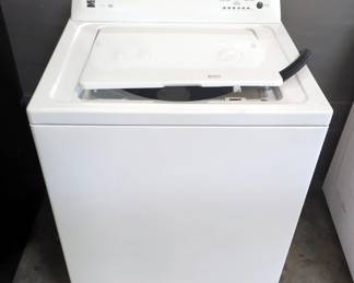 Kenmore 100 Series Washing Machine Model 110.20232711, Powers On, 43" x 27" x 26"