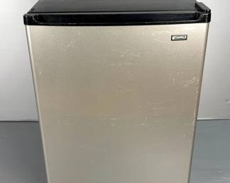 Sears Roebuck Mini Fridge, Model 564.94256400, 24.5" x 18.5" x 18"