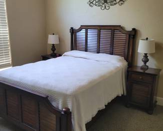 Queen Bed & Matching Nightstands