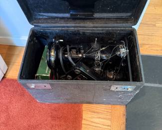 Singer Featherweight Sewing Machine