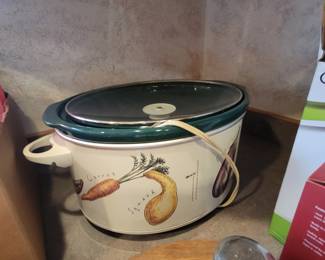 Large crock pot 