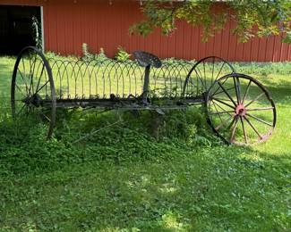 Antique Horse Drawn Hay Rake (1895-1920)