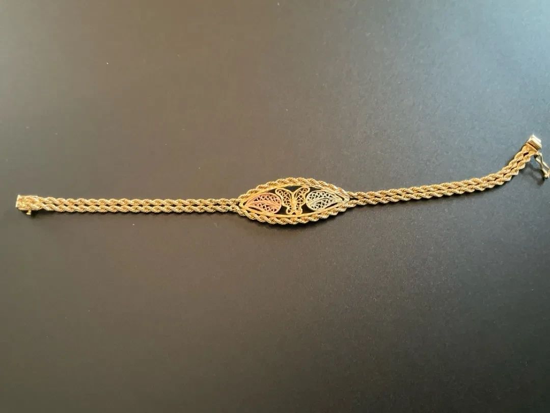  01 14K Gold Filigree Bracelet