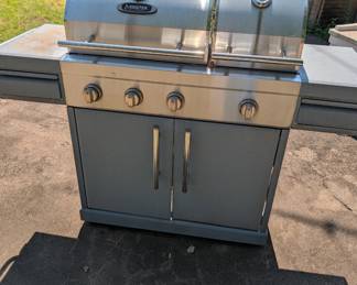 LIGHTLY USED PROPANE GRILL