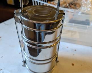 3 LEVEL FOOD CARRIER/LUNCH PAIL
