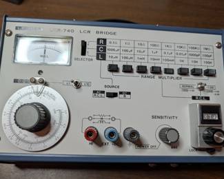 LEADER LCR-740 LCR BRIDGE (POWERED UP)