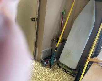 Ironing Board - Very nice/sturdy 