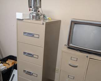 HEAVY GUAGE FILE CABINET
