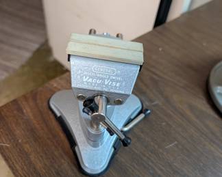 VACU- VISE