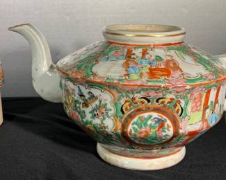Rose Medallion teapot and top