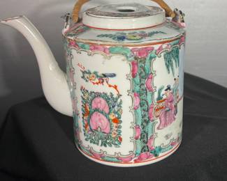 Rose Medallion teapot