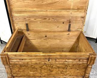 Trunk with open lid