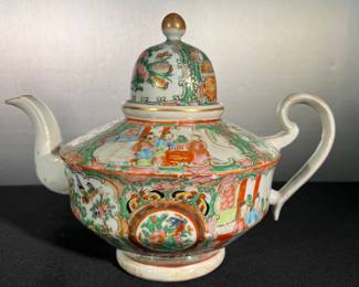 Rose Medallion teapot
