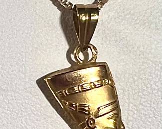 18k gold chain with Nefertiti charm