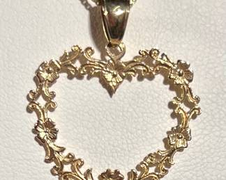 14k gold chain with heart pendant