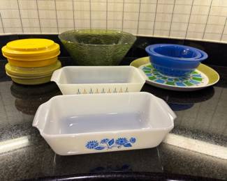 Vintage Glass Pyrex, Fire King And Tupperware