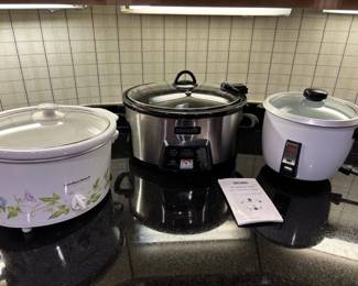 2 Crockpots  Rice Steamer