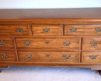 Thomasville 9 Drawer Dresser