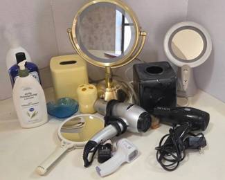 Mirrors Toiletries And Blow Dryers