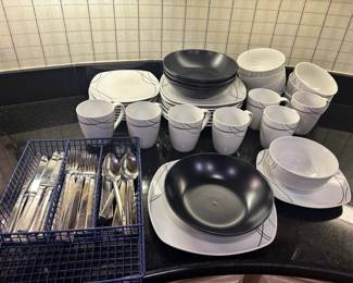 Modern Look BlackWhite Dish Set