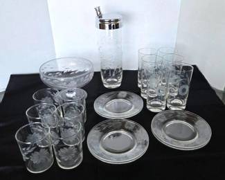 Sunflower Etched Glass Plates  Drinkware