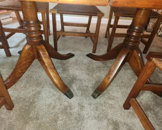Dining table detail