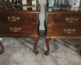 Qty 2 end tables