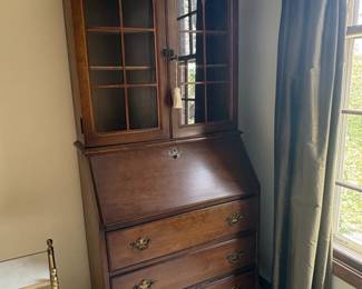 Jasper Cabinet Co. Traditional Secretary Desk with Hutch