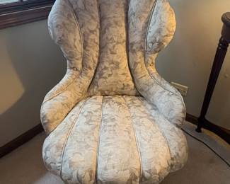 VictorianStyle ShellBack Slipper Chair with Cabriole Legs second image