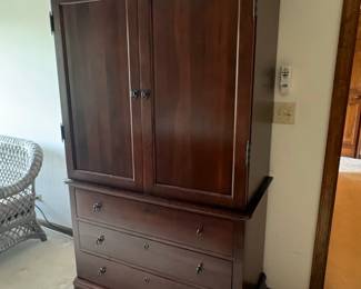 Collezione Europa Traditional Media Armoire