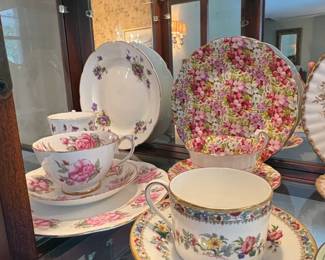 Ethan Allen Georgian Court Breakfront China Cabinet second image