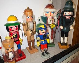 Collection of Vintage German Wooden Nutcrackers Erzgebirge second image