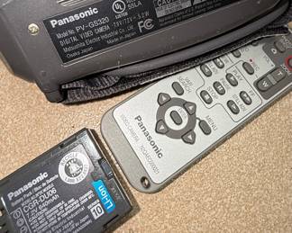 Panasonic PV-GS320 3CCD MiniDV Camcorder