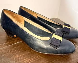 Salvatore Ferragamo Vara Navy Leather Pumps