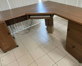 Laminate Corner Computer Desk Style