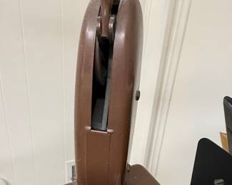 Dazor Floating Fixture Model 2324 Desk Lamp