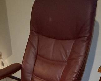 Hjellegjerde Norway Style Leather Recliner
