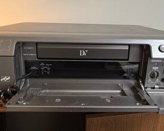 Panasonic AG-DV2000 Digital Video Cassette Recorder