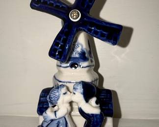 Delft Blue Style Windmill Kissing Couple Figurine