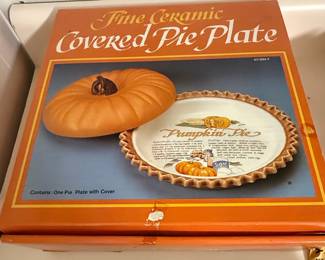 Fine Ceramic Covered Pie Plate