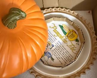 Fine Ceramic Covered Pie Plate
