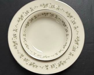 Lenox Brookdale Pattern Fine China Dinnerware