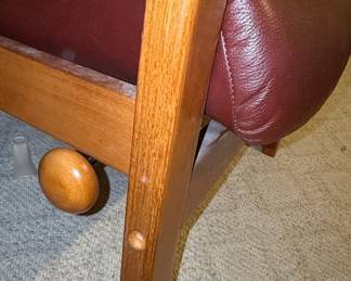 Hjellegjerde Norway Style Leather Recliner