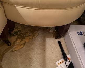 Chesterfield ottoman