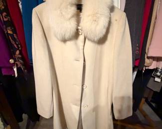 Vintage white forecaster coat with fur collar