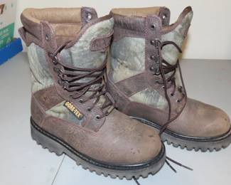 Goretex hunting boots.