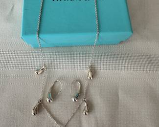 Fabulous Tiffany bean necklace & matching earrings