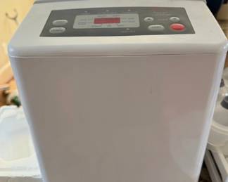 Regal 10-Cycle Programmable Bread Maker