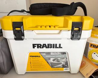 Frabill Magnum Bait Station 13